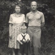 Супруги Черновы с сыном Александром (1955 г.)