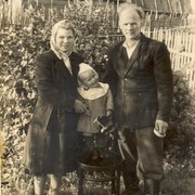Супруги Черновы с сыном Александром (1953 г.)