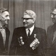 Слева направо: бывший лётчик М.И. Мусатов, герой Советского Союза А.И. Фокин и Л.М. Лисицин.Фото 70-х годов