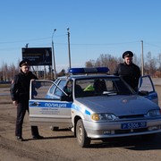 Полицейские ОППСП Михаил Лаврешкин и Евгений Бусарев