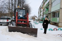 Екатерина Долгасова лично контролирует уборку снега на территории округа