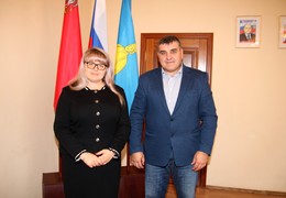 Екатерина Долгасова поздравила с избранием на пост председателя Совета депутатов Игоря Круля