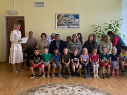 Екатерина Долгасова поздравила работников детского сада 