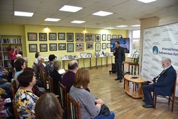 В Лотошинской центральной библиотеке открылась выставка «Времён связующая нить» 
