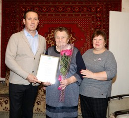 Алексей Куликов поздравил долгожительницу с юбилеем