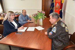 Глава округа встретилась с предпринимателем Александром Днепровым