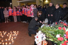 В Лотошино в память о жертвах террористов прошла акция 