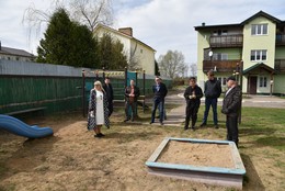 Екатерина Долгасова и Вячеслав Попов проверили качество уборки дворовых территорий